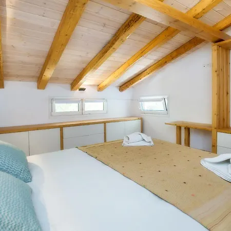 Rodon Tripiti Nest Exsecutive شقة يميناريا